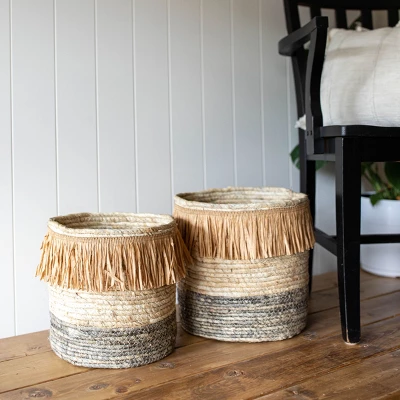 Set Of 2 Natural Woven Natural Corn Husk & Faux Raffia Basket - Foreside Home & Garden 6 Set Of 2 Natural Woven Natural Corn Husk & Faux Raffia Basket - Foreside Home & Garden - Image 6